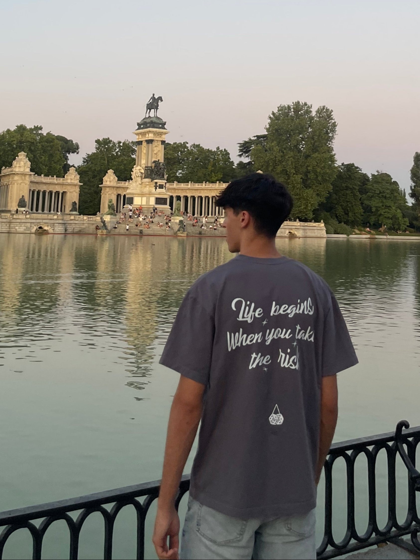 Camiseta Relevance "Life begins when you take the risk"