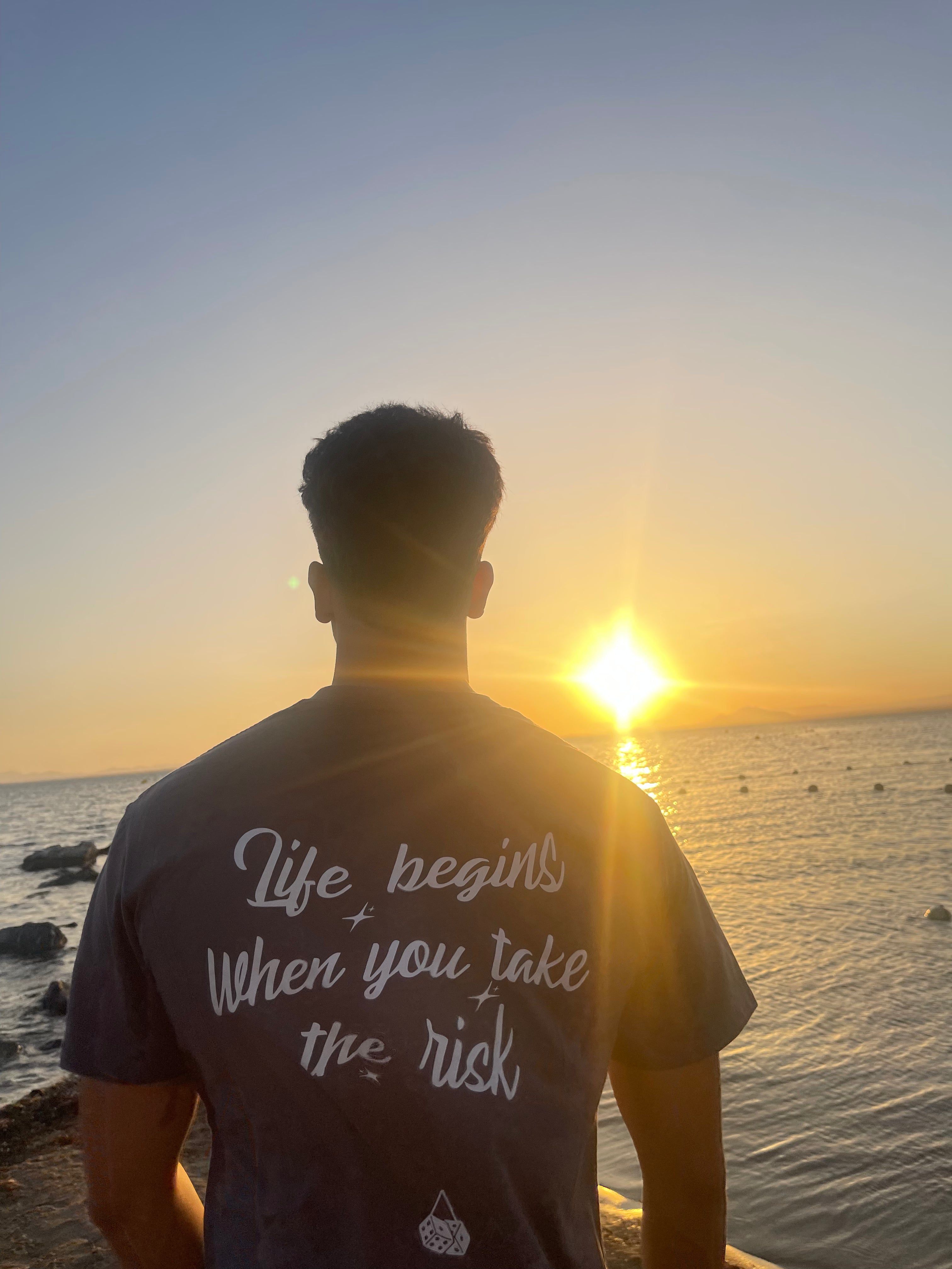 Camiseta Relevance "Life begins when you take the risk"