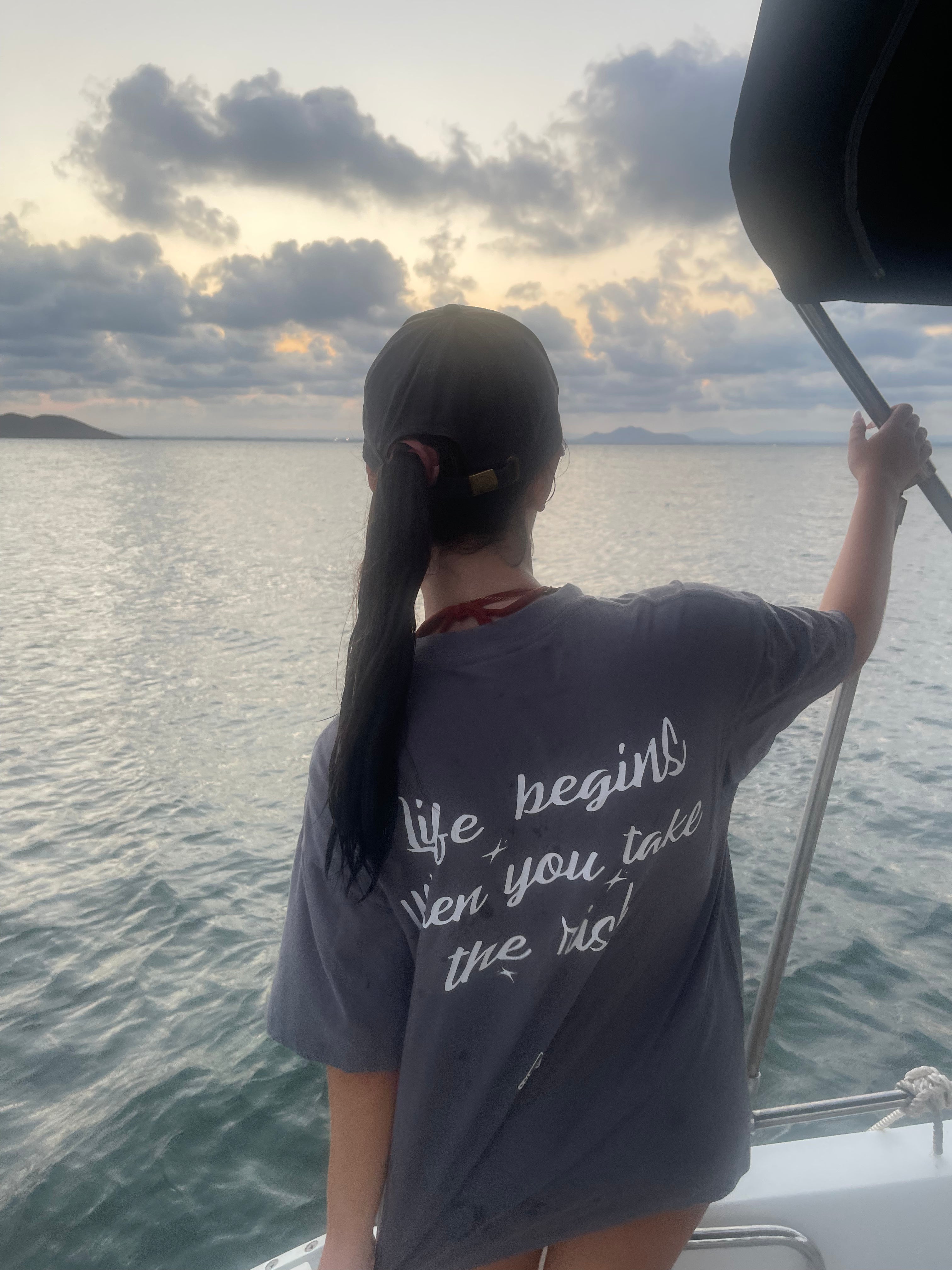 Camiseta Relevance "Life begins when you take the risk"