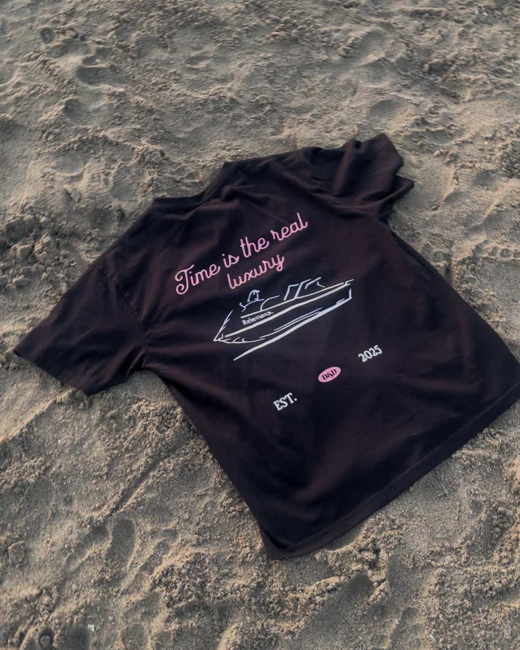 Camiseta Relevance "Time is the real luxury" - Negro